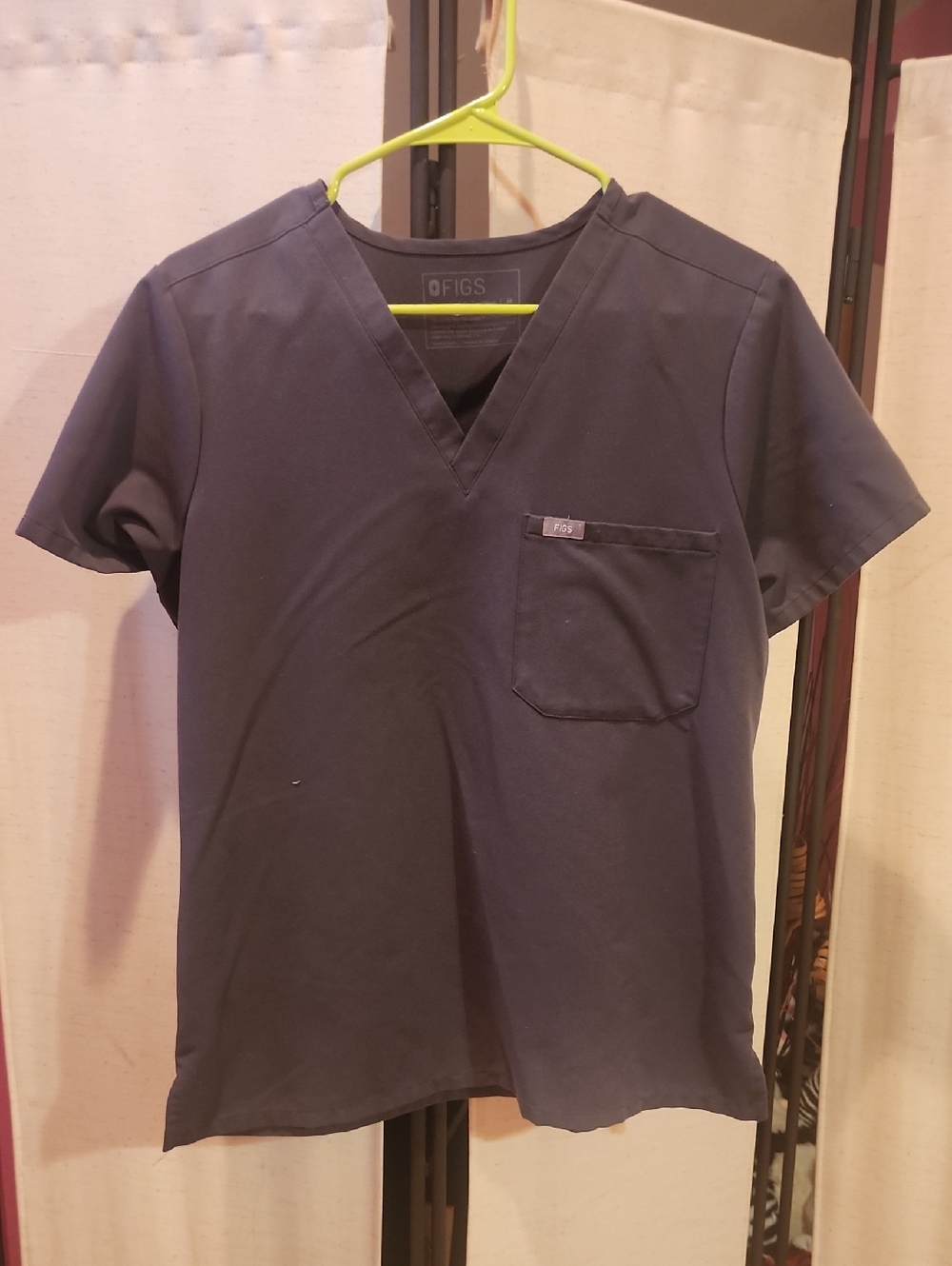 FIGS V-Neck Scrub Top